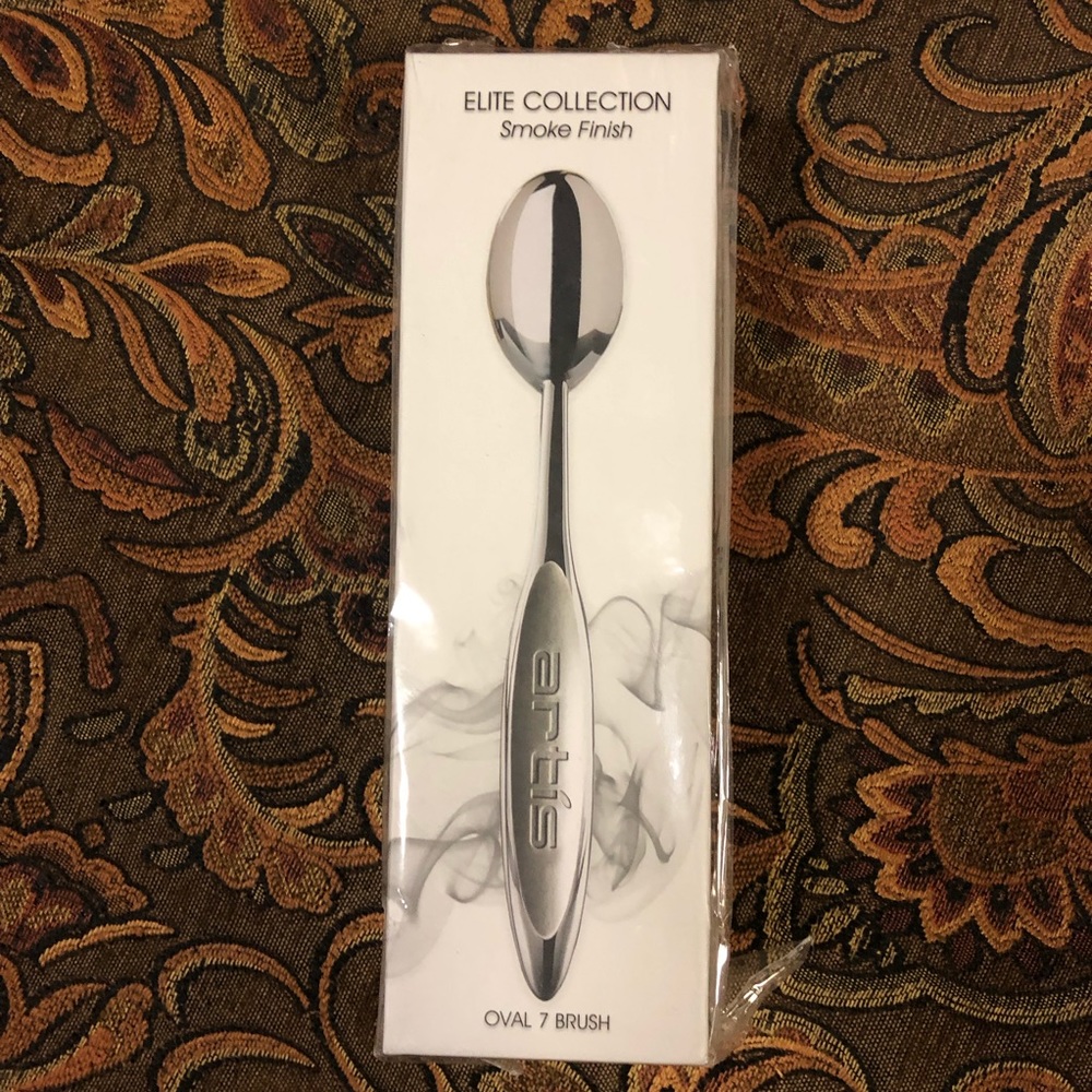 Artís Smoke Oval 7 Brush